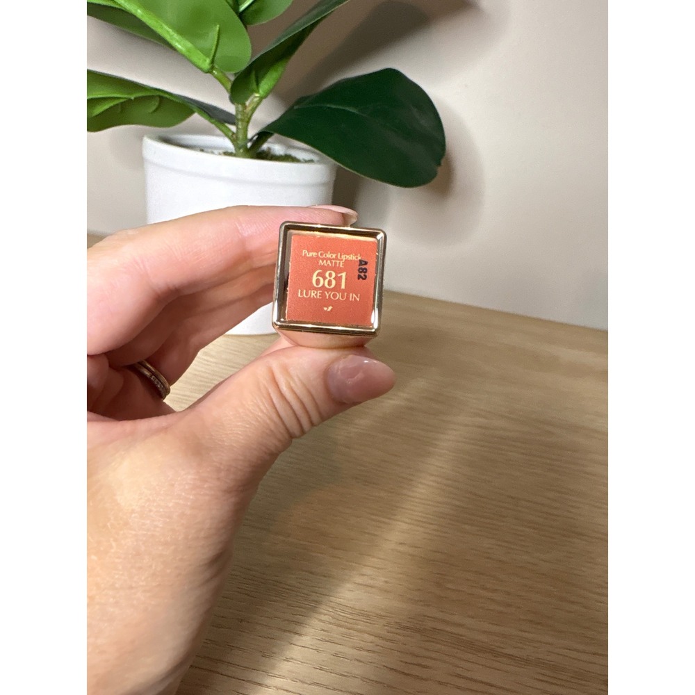 Estee Lauder Pure Color Matte Lipstick 681 Lure You In Refillable 0.12oz New Box - Picture 3 of 6